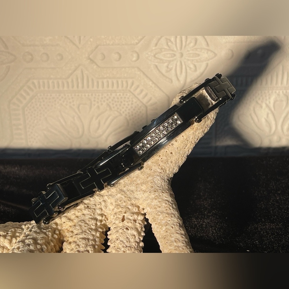 Black Stainless Steel Carbon Fibre Link Bracelet With Crosses